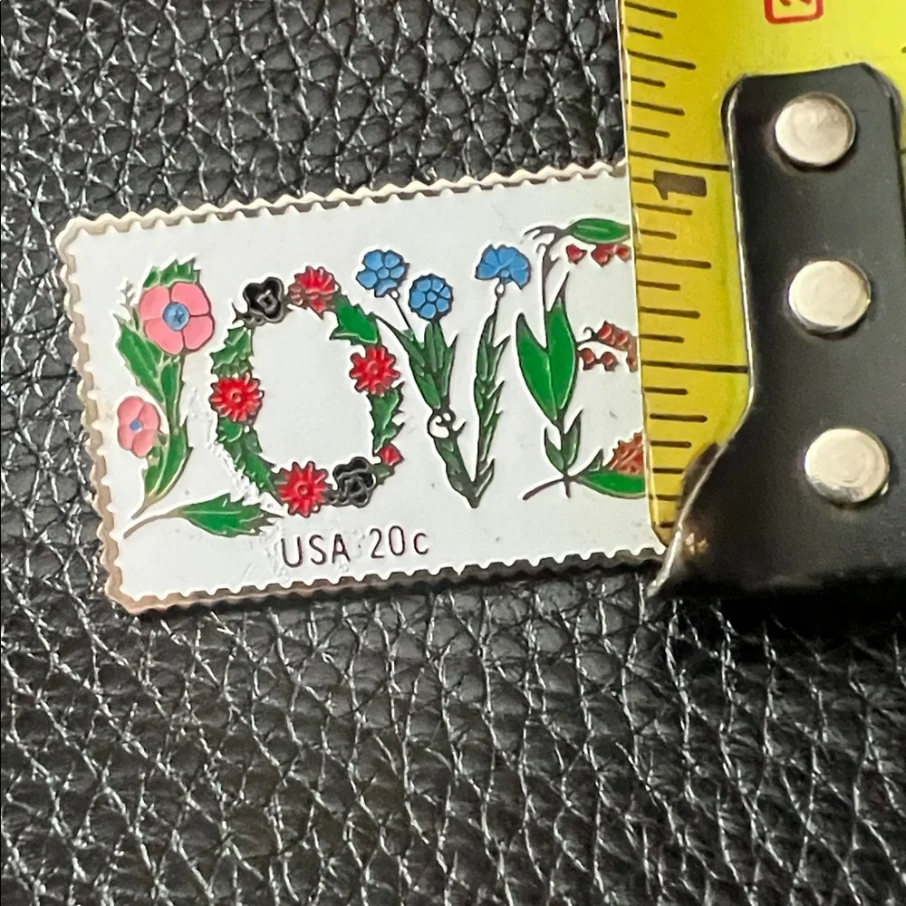 Charming Floral Love stamp Brooch floral whimsy